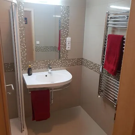 Newly Built 4 With Balcony Near Center Apartmán